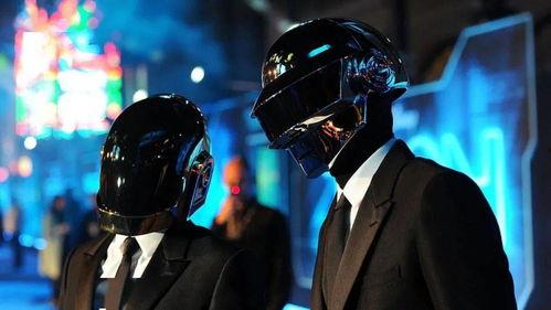 国产头盔进化史视频,从传统到科技革新