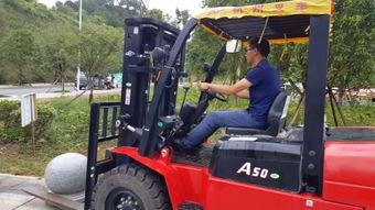 国产新型农用叉车视频播放,高效便捷的农业助手