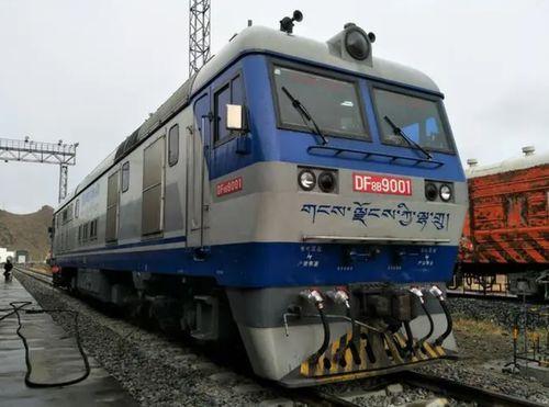 青藏铁路国产火车视频