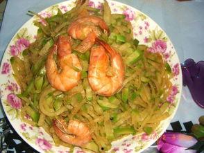 国产青虾怎么炒好吃视频,青虾炒制秘籍，轻松学会炒出鲜嫩口感